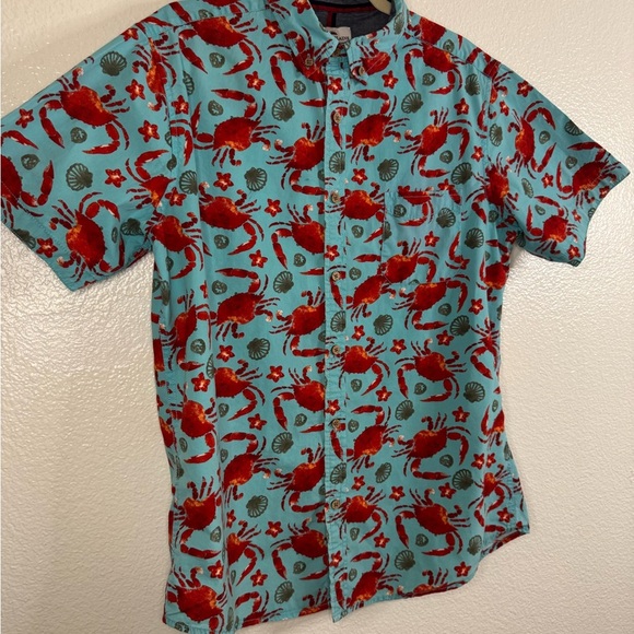 Ditch Plains Blue and Red Crab Print Button Down Shirt Size Large. - Picture 6 of 10